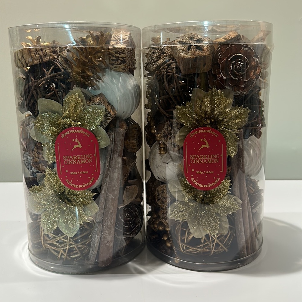 🌸NEW Set of two at home Sparkling Cinnamon Potpourri Set With Tags.